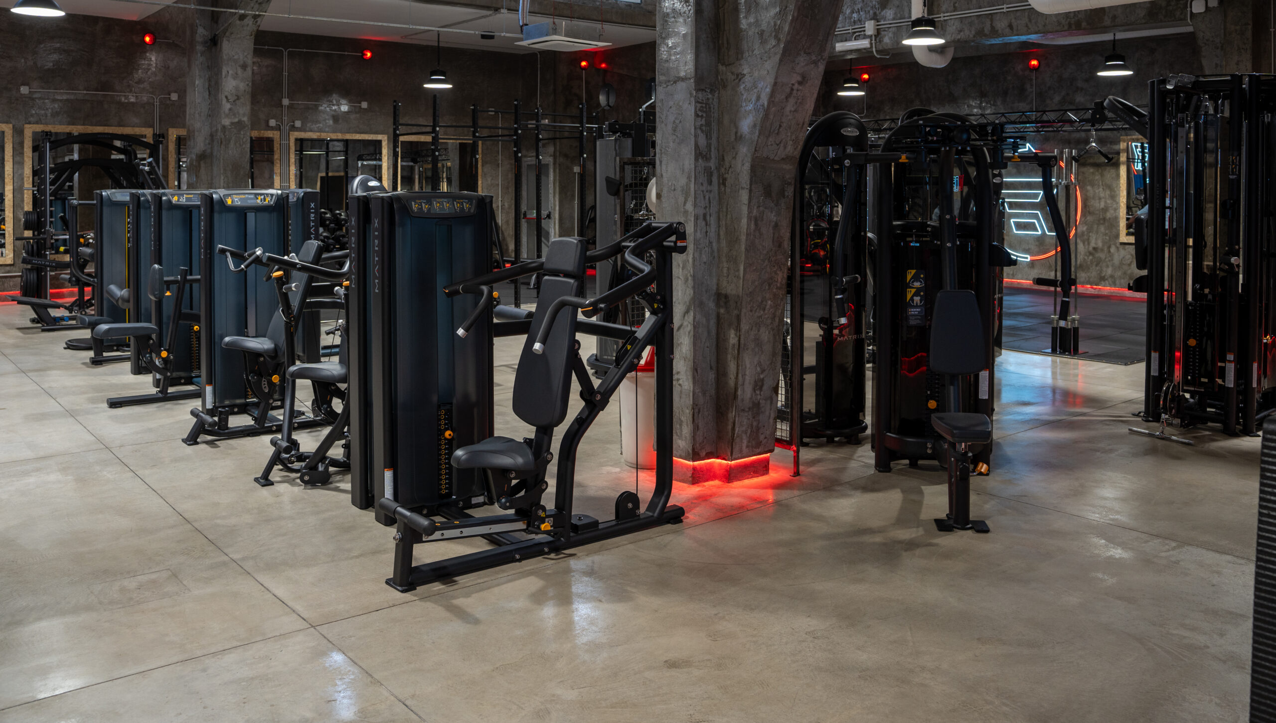 Sala pesi e gym floor libero palestra Recomp360 Via Prenestina Roma